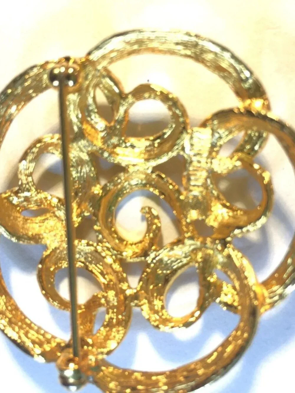 Vintage 1960's Sarah Coventry Signed Modernist Gold Tone Swirl Brooch Pin 1.75